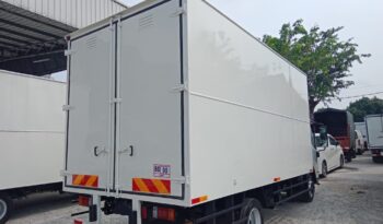 🚚 2019 ISUZU NPR81UKH | FREEZER BOX 16’1″ + TAIL LIFT | 1 LHS DOOR full