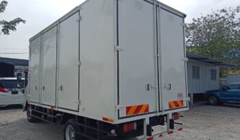 🚚 2019 ISUZU NPR81UKH | FREEZER BOX 16’1″ + TAIL LIFT | 1 LHS DOOR full