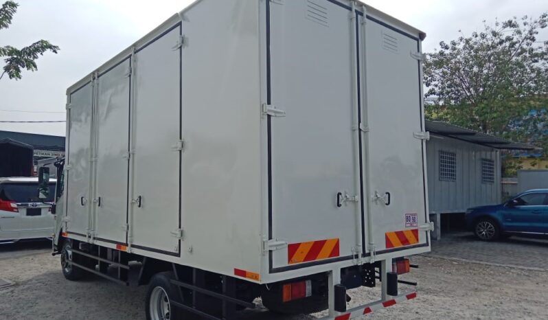 🚚 2019 ISUZU NPR81UKH | FREEZER BOX 16’1″ + TAIL LIFT | 1 LHS DOOR full