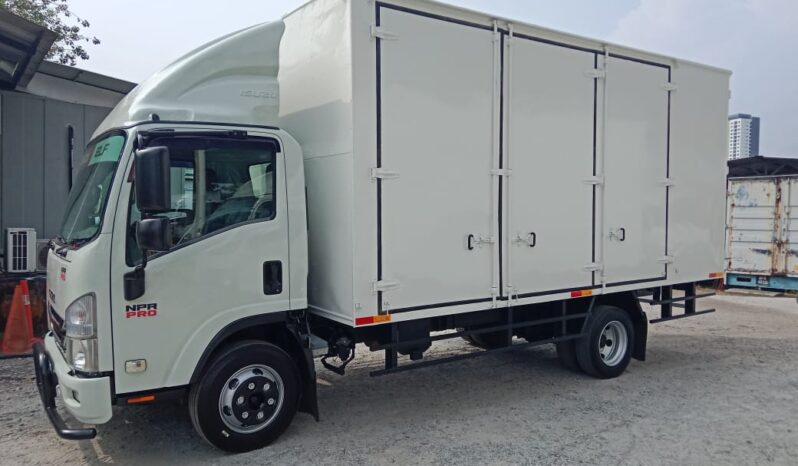 🚚 2019 ISUZU NPR81UKH | FREEZER BOX 16’1″ + TAIL LIFT | 1 LHS DOOR full