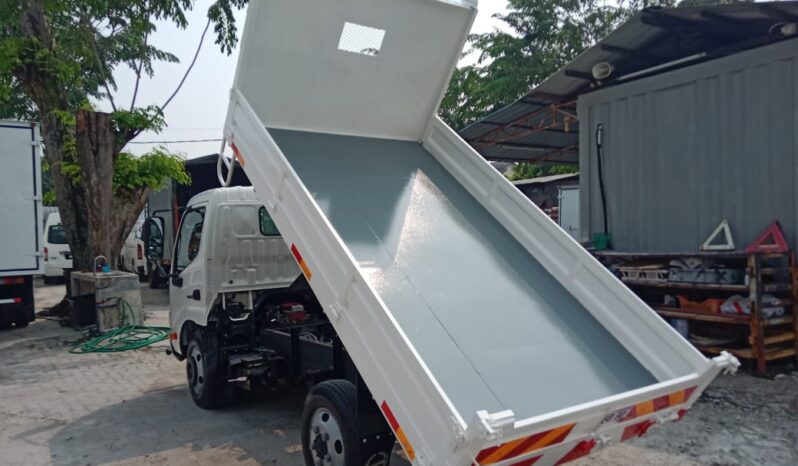 🚚 2021 HINO XZU600R CARGO STEEL TIPPER 10’4″ | TIPTOP full